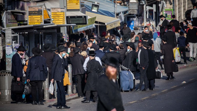 Протестующие против прокладки трамвайной линии сотни харедим устроили беспорядки в Иерусалиме