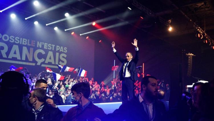 Кандидат в президенты Франции Земмур подвергся нападению на предвыборном митинге