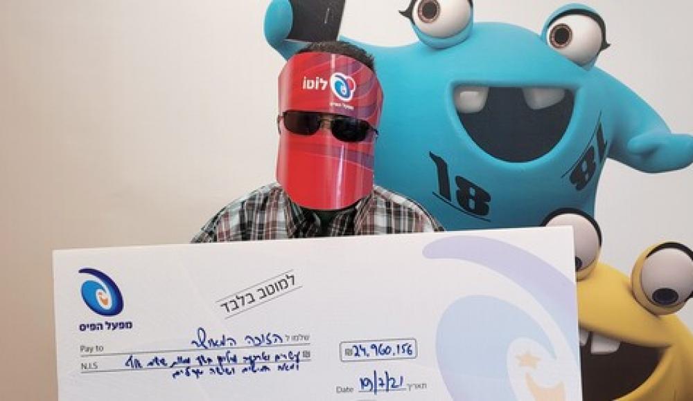 В Израиле дважды выигравший в лотерею дедушка раздаст 24 млн шекелей внукам