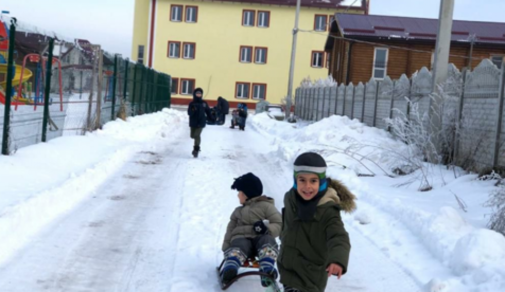 В украинском поселке для еврейских беженцев кипит жизнь