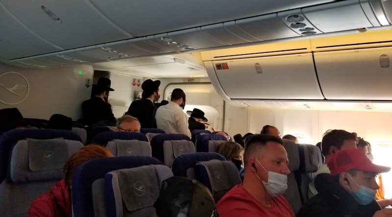 Снятые с рейса пассажиры-евреи подали коллективный иск к Lufthansa