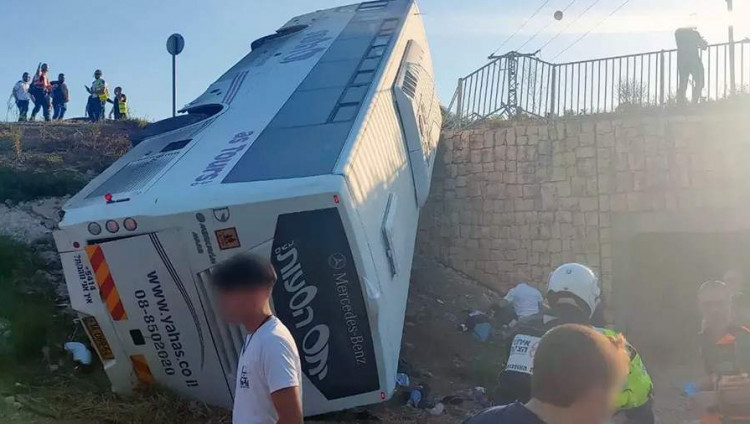 В Израиле в результате ДТП с автобусом пострадали более 50 детей