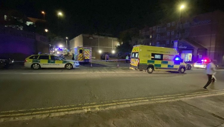 В Великобритании в результате наезда автомобиля погибли двое израильтян, трое ранены