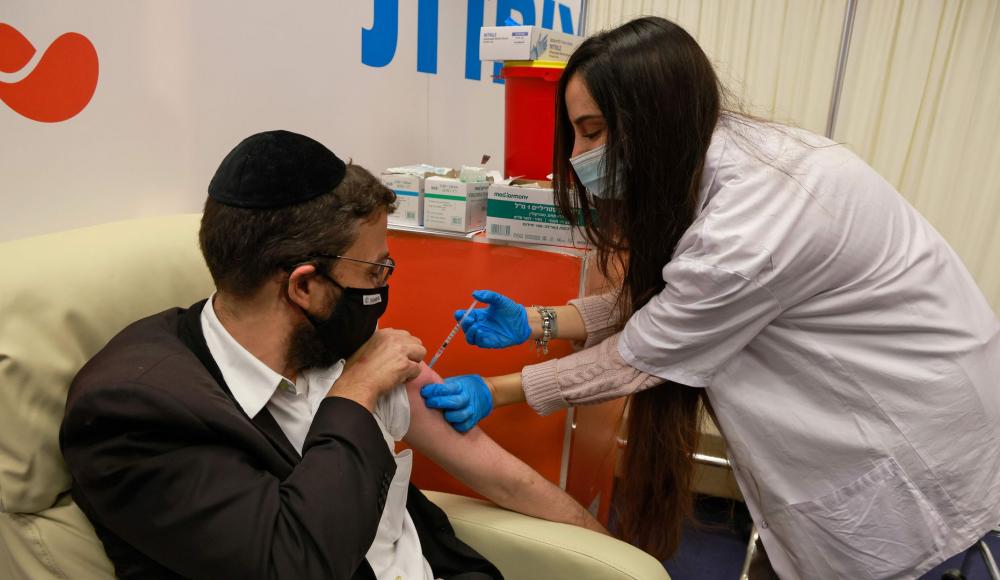 Минздрав Израиля заявил о возможной связи между вакциной Pfizer и миокардитом