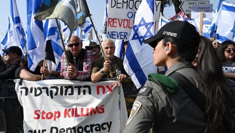 Судебная реформа — не единственная угроза израильской демократии
