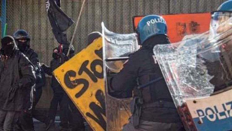 «Израильские алмазы залиты кровью». В Италии 10 полицейских ранены в столкновении с пропалестинскими демонстрантами на ювелирной ярмарке