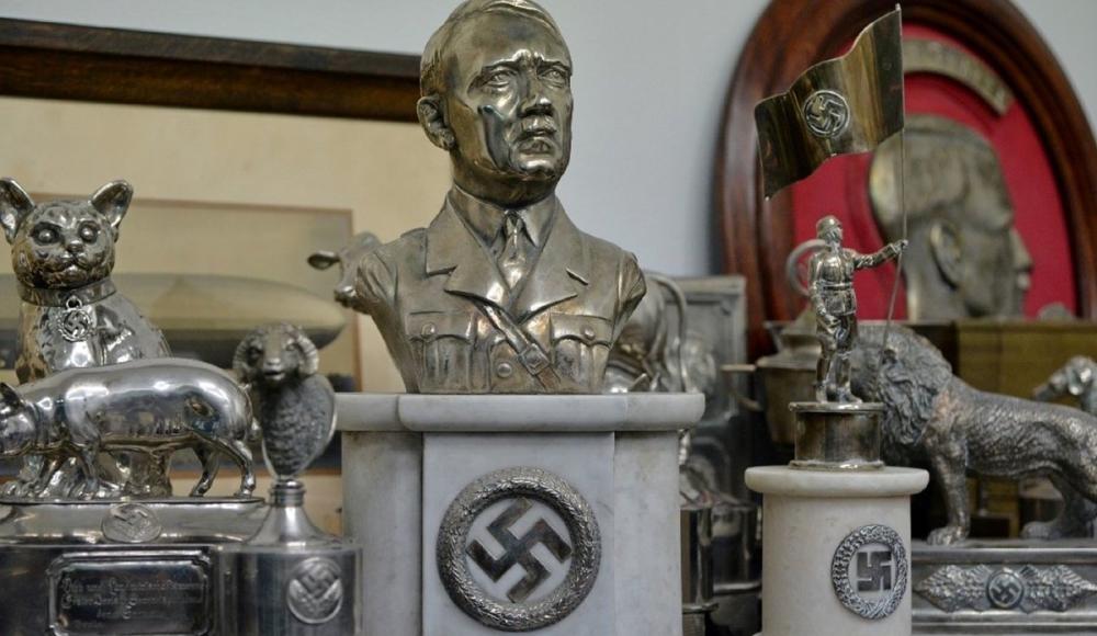 Бюст Гитлера сняли с аукциона во Франции по требованию еврейской общины
