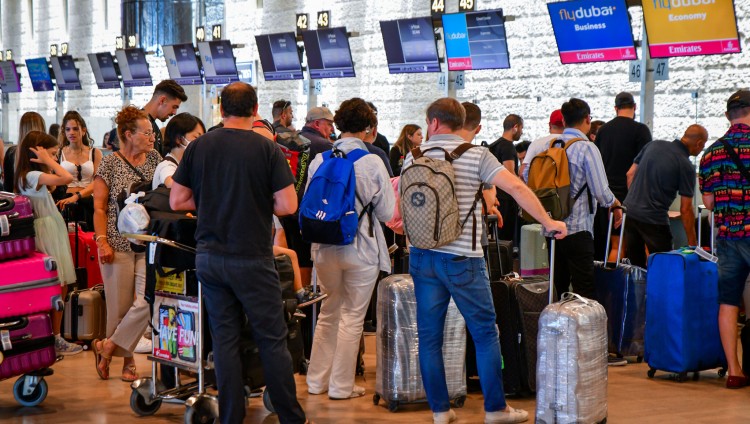 Дефицит кадров в «Бен-Гурионе»: израильтянам предлагают лететь без багажа