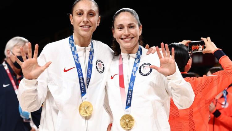 Еврейская баскетболистка из США стала в Токио пятикратной олимпийской чемпионкой