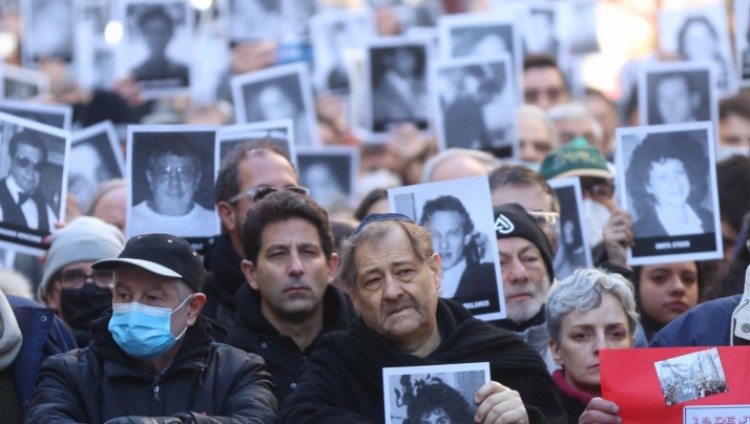 В Аргентине почтили память жертв теракта в еврейском общинном центре AMIA