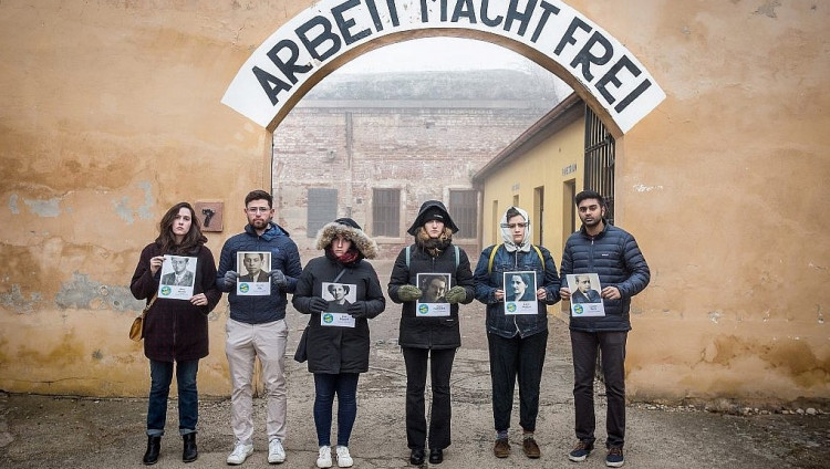 В бывшем концлагере Терезиенштадт почтили память жертв Холокоста 