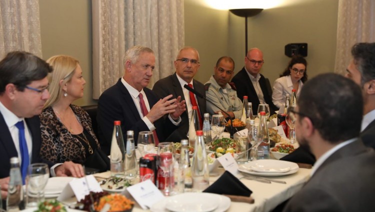 Министр обороны Израиля организовал ифтар для послов арабских стран