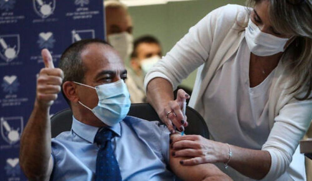 Более 4 млн израильтян получили третью дозу прививки от ковида
