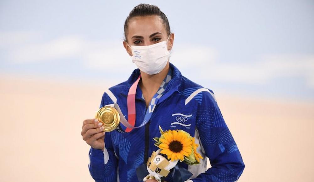 Беннет поздравил Линой Ашрам с победой на Олимпиаде в Токио