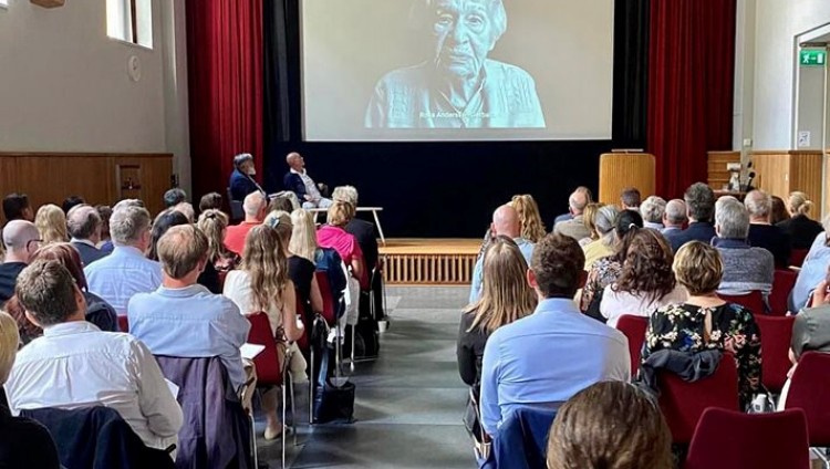 Международная конференция памяти жертв Холокоста проходит в Стокгольме