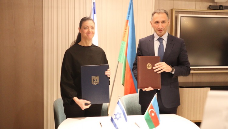 Азербайджан и Израиль подписали соглашение об авиасообщении