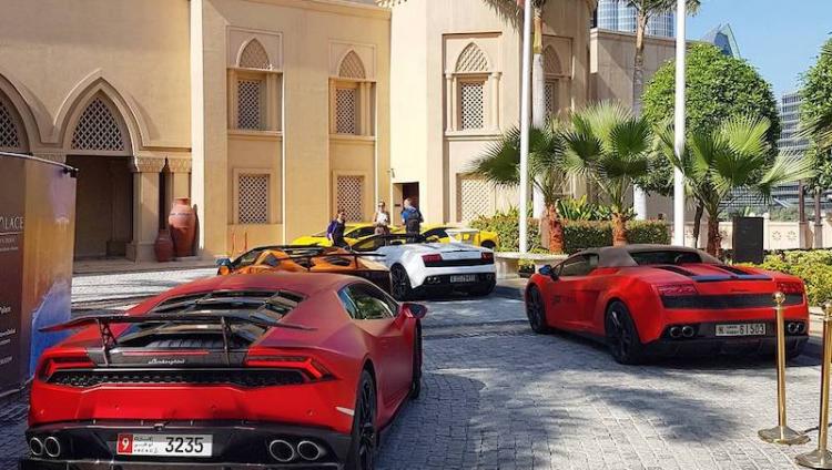 В ОАЭ израильтянина оштрафовали на $15 тысяч за проезд на красный свет на Lamborghini