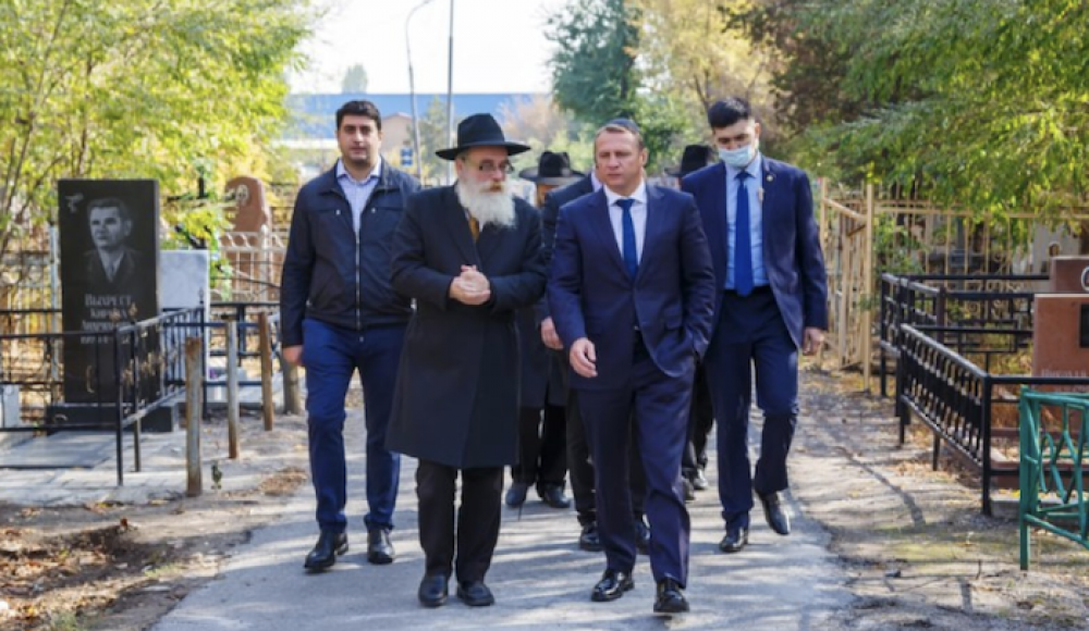 Министр туризма Израиля посетил могилу отца Любавического ребе в Алматы