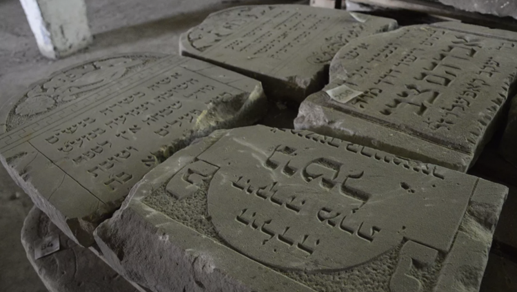 В Бресте построят мемориал из старинных еврейских надгробий