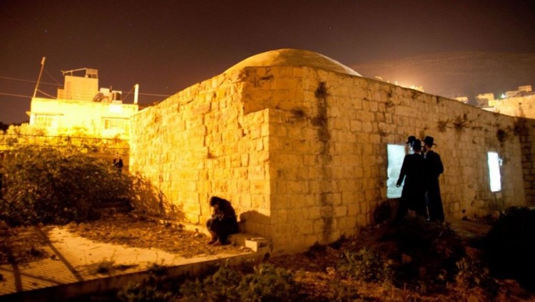 Израильские строители за одну ночь восстановили гробницу Йосефа, пострадавшую от вандализма арабов