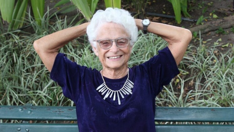 98-летняя чемпионка Бразилии по плаванию, пережившая Холокост, продолжает участвовать в соревнованиях