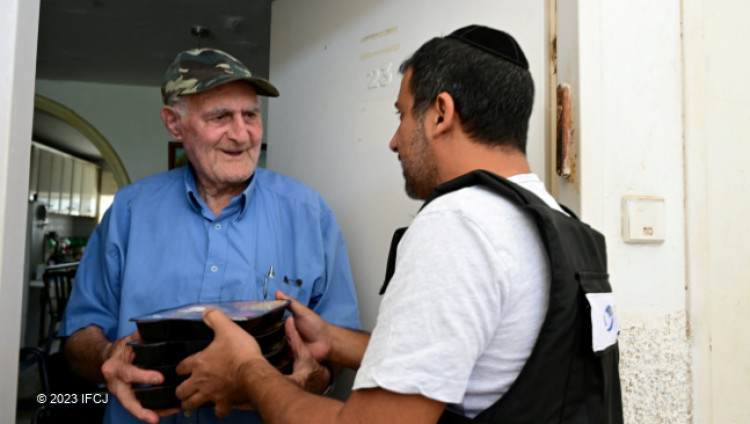 IFCJ выделило 20 млн шекелей для помощи израильским семьям, пострадавшим от войны