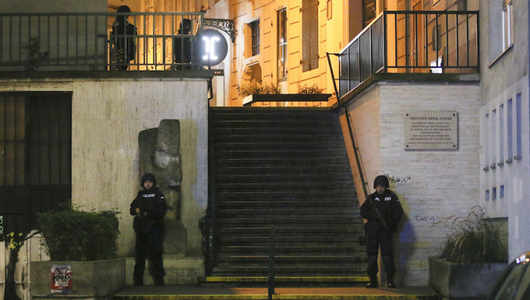 За подготовку нападения на синагогу в Вене арестован 16-летний подросток