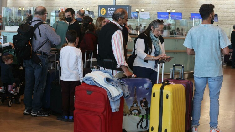 Паника в аэропорту им. Бен-Гуриона — туристы предъявили к досмотру артиллерийский снаряд