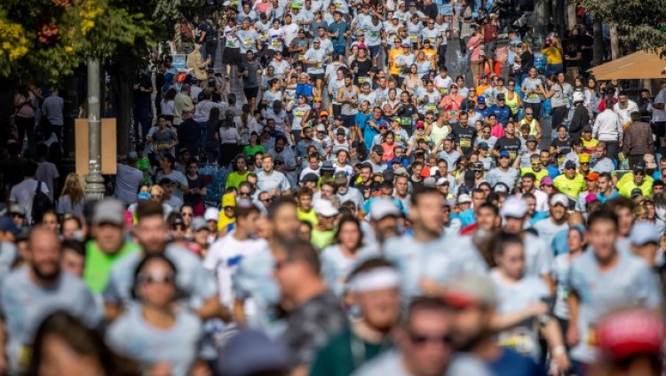 В Тель-Авиве стартовал марафон с участием нескольких десятков тысяч человек