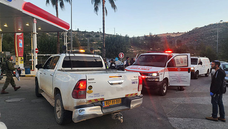 Трое террористов осуществили теракт у въезда в Эли, два израильтянина погибли