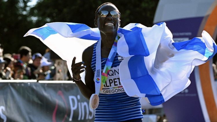 Израильтянка завоевала «бронзу» в беге на 10 тысяч метров на чемпионате Европы