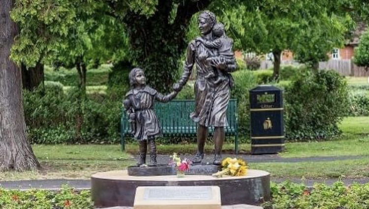 В Ноттингеме открыли памятник Ирене Сендлер