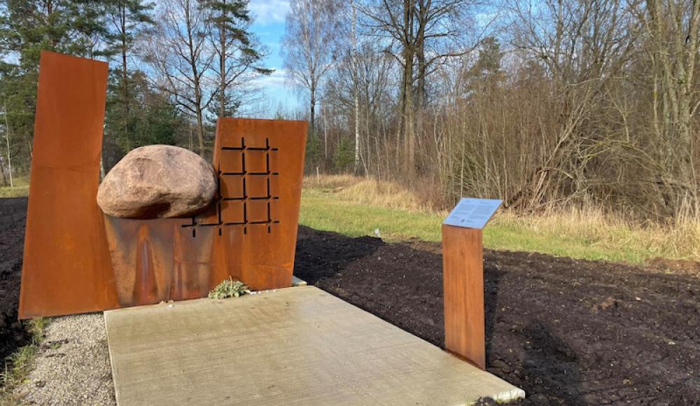 В Литве прекратили строить велодорожку на месте захоронения жертв Холокоста
