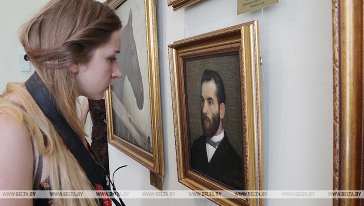 В Гомеле открылась выставка картин Юрия Пэна