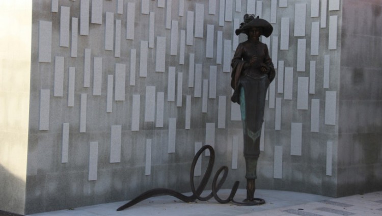 «Пропавший» памятник поэтессе Рахель Блувштейн в Саратове после доработки установят на новом месте