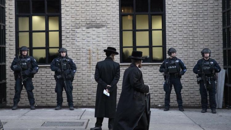 Полиция Нью-Йорка расширит присутствие в еврейских общинах из-за роста антисемитизма