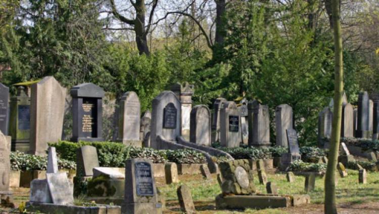 Памятники на еврейских кладбищах оцифруют в Германии