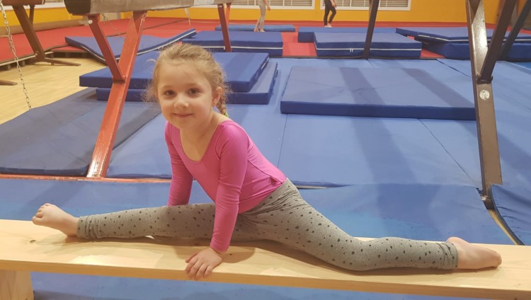 7-летняя израильтянка Анжелика Мушаилова выиграла соревнования по плаванию в смешанном стиле 