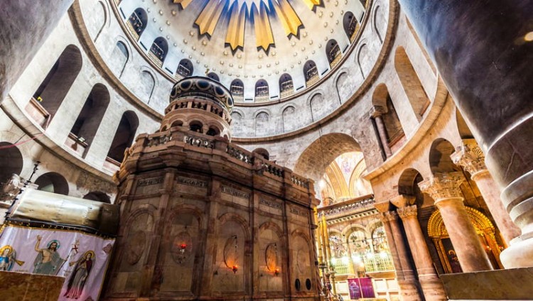 Исследователи обнаружили древний алтарь в иерусалимской церкви Гроба Господня