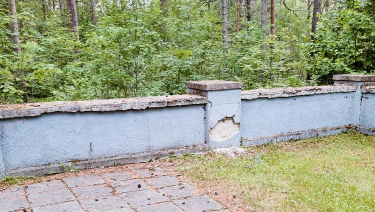 Минкульт Эстонии отремонтирует пострадавший от шторма мемориал жертвам Холокоста