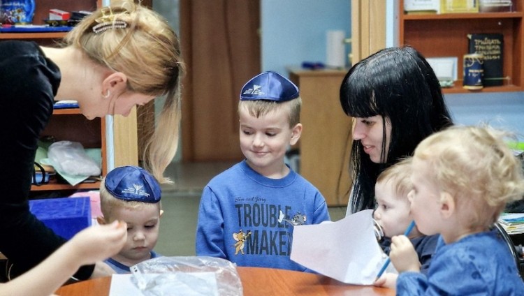 Уроки Торы и этикета в синагоге Дзержинска