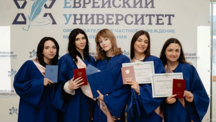 Выпускной вечер студенток «Махон Хамеш»