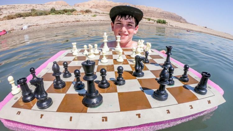 В Израиле впервые пройдет открытый турнир по быстрым шахматам на воде