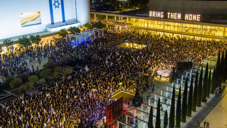 Протестующие в Тель-Авиве и у дома Нетаньяху в Кейсарии требуют немедленного проведения выборов