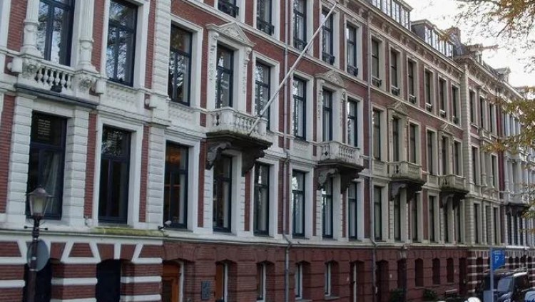 Суд отказался выселять сквоттеров из дома Аркадия Воложа в Амстердаме