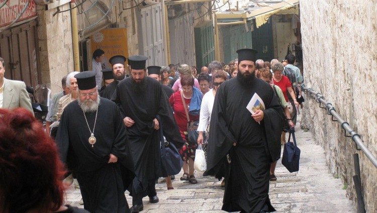 Греческий патриарх в Иерусалиме заявил, что действия израильских поселенцев опасны