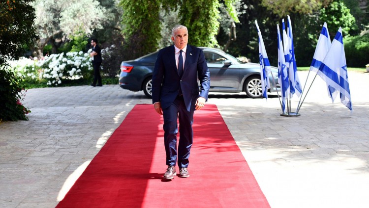 Байден поздравил Яира Лапида со вступлением в должность премьера Израиля