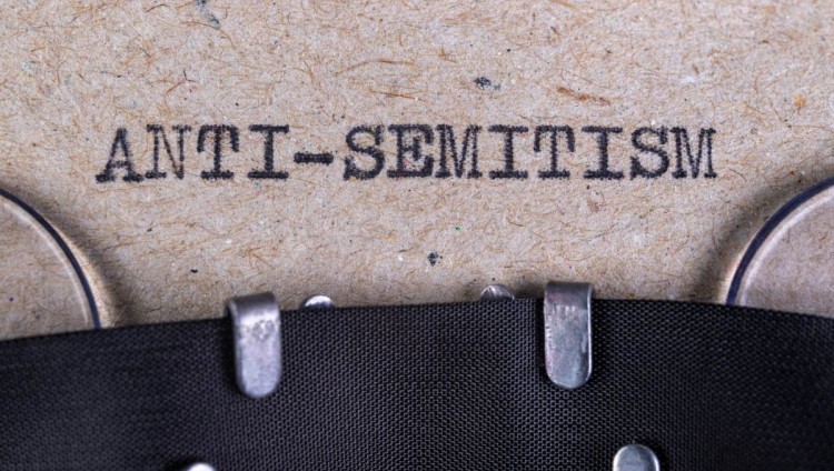 На теле еврейского подростка в США вырезали свастику