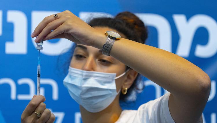 Израиль закупит миллионы доз для новой вакцинации