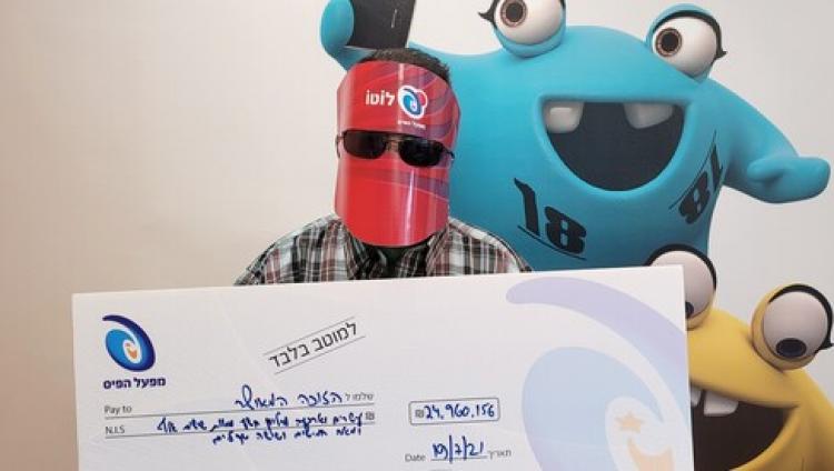 В Израиле дважды выигравший в лотерею дедушка раздаст 24 млн шекелей внукам
